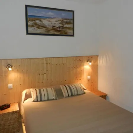 La Desirade Rdj Centre Port * Agde
